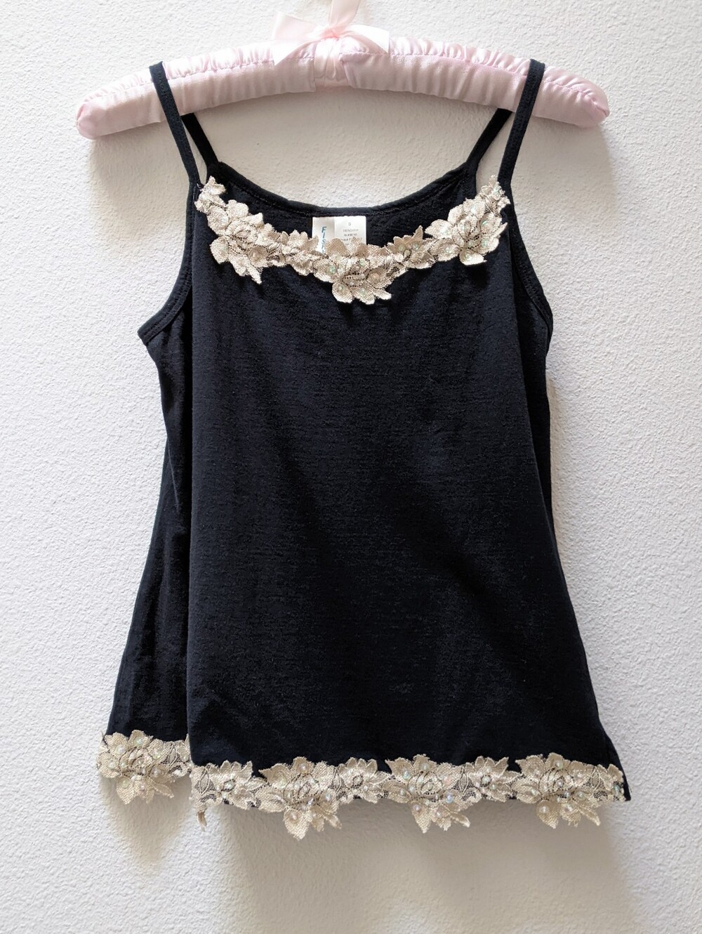 Black Camisole with Cream Floral Lace trim size Small by Fishbowl in EUC, 2000s